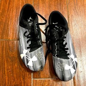 Under Armor run fast sprint track shoes